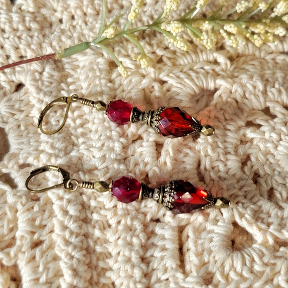 Romantic Victorian Ruby Red Drop Earrings - Picture 7 of 12